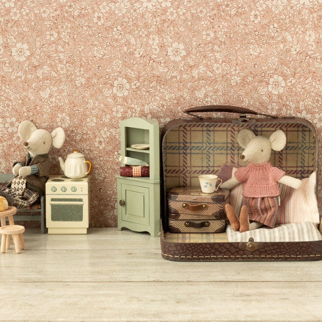 Maileg Corner Cabinet Mouse light green