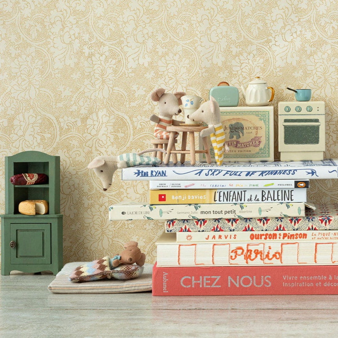 Maileg Corner Cabinet Mouse dark green