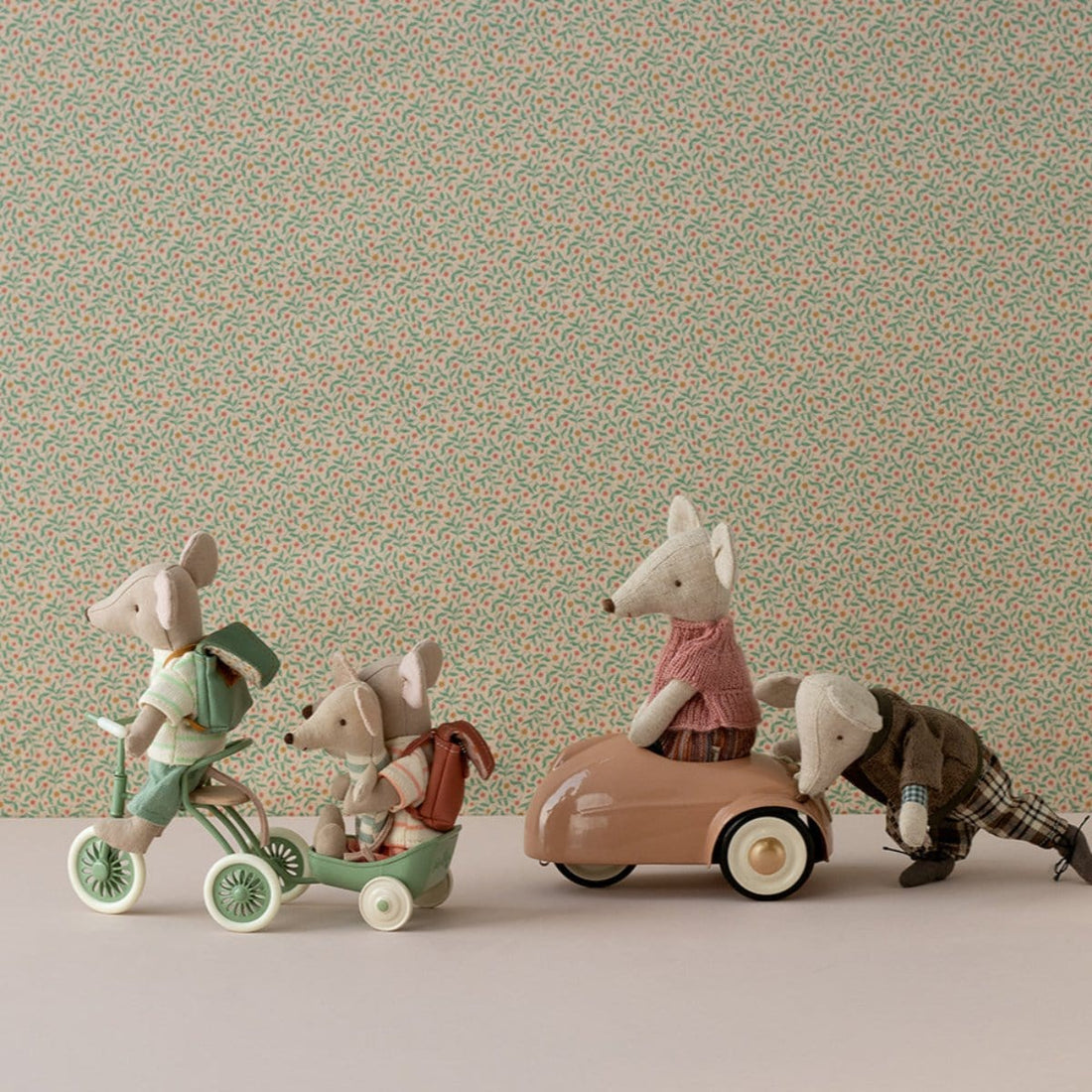 Maileg Mouse Car dark powder