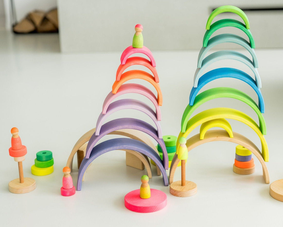 Grimm's Rainbow Neon Green 10 Piece + Neon Friends Green