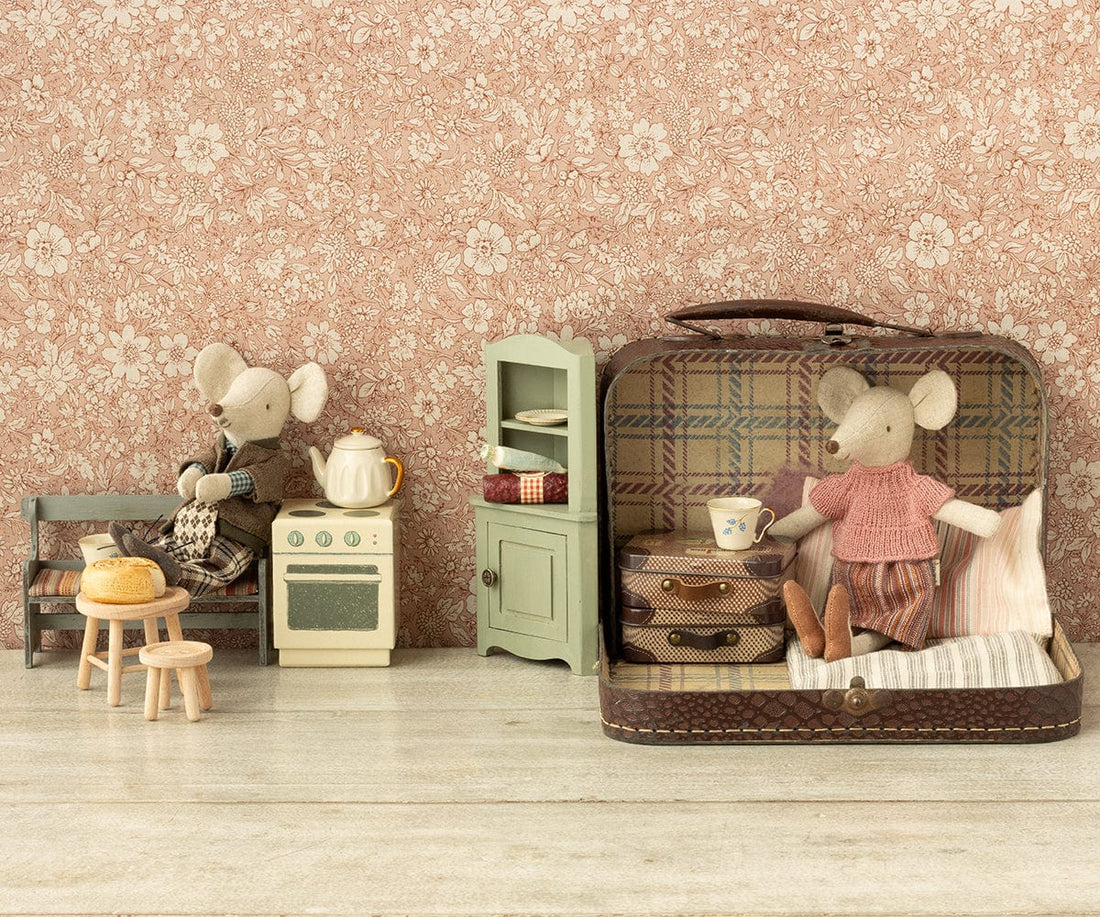 Maileg Mouse Knitted Blouse & Skirt in Suitcase Grandma Mouse
