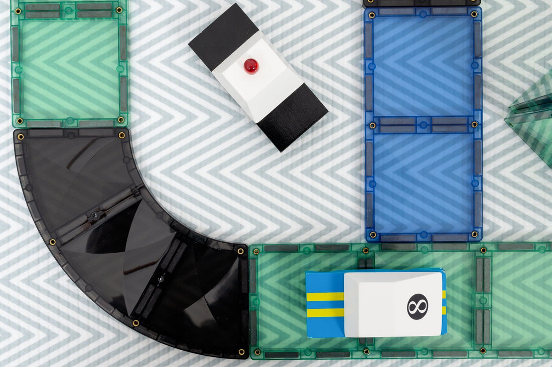 Connetix Tiles Roads Ramps and Intersections Pack 16 Piece
