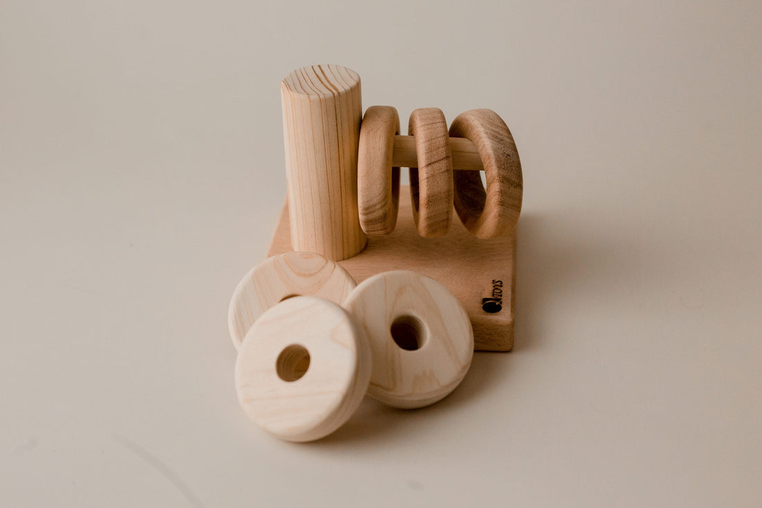 QToys Horizontal Hanger