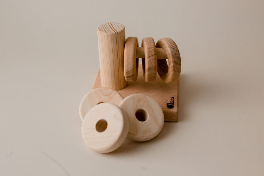 QToys Horizontal Hanger