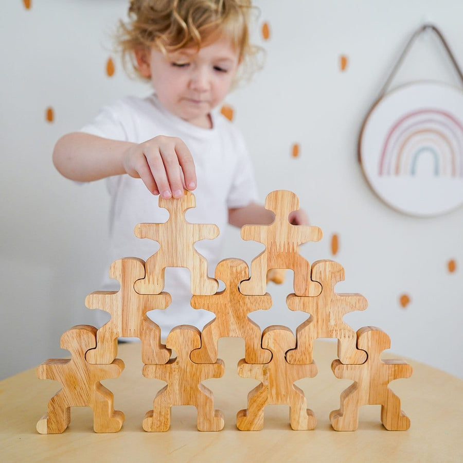 QToys Natural Balancing people