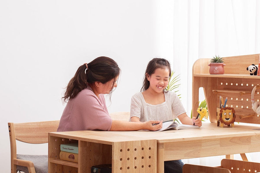My Duckling Solid Wood Study Desk With Easel