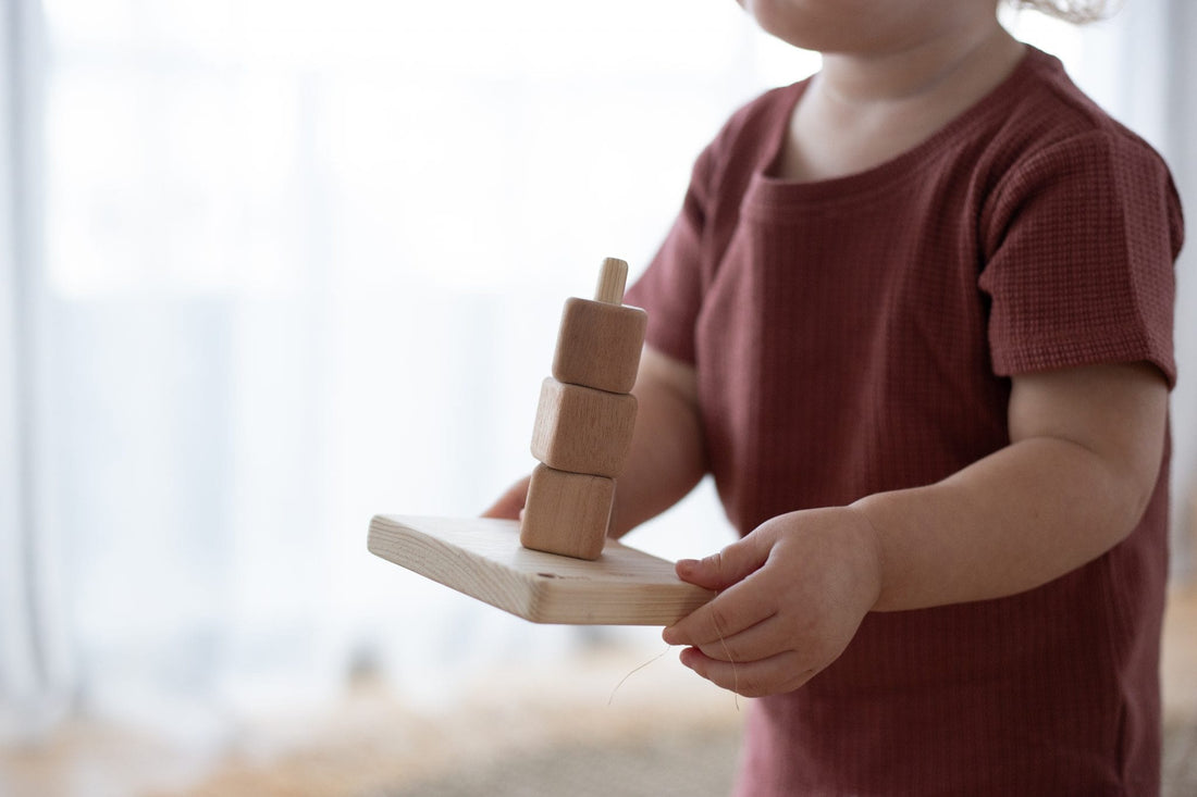 QToys Vertical Block Stacker