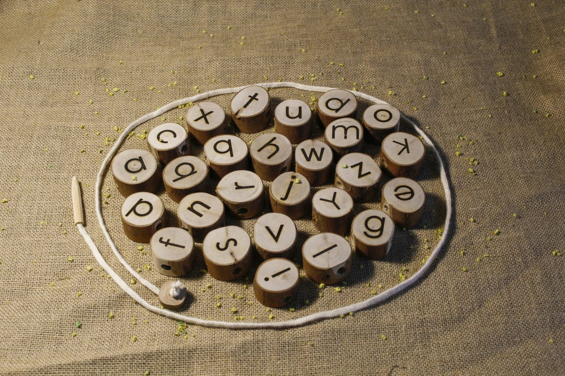 Qtoys Alphabet Threading Set