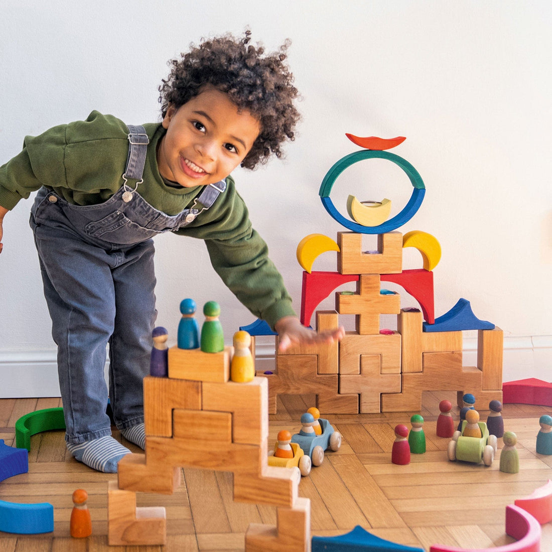 Grimm's Building Set Arcs in Squares