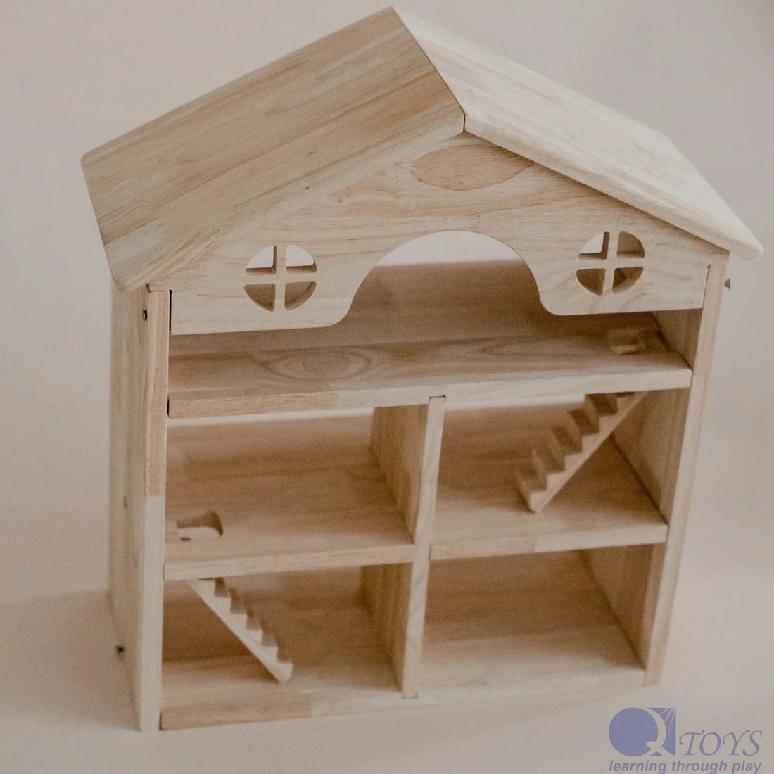 QToys Classic Wooden Dollhouse