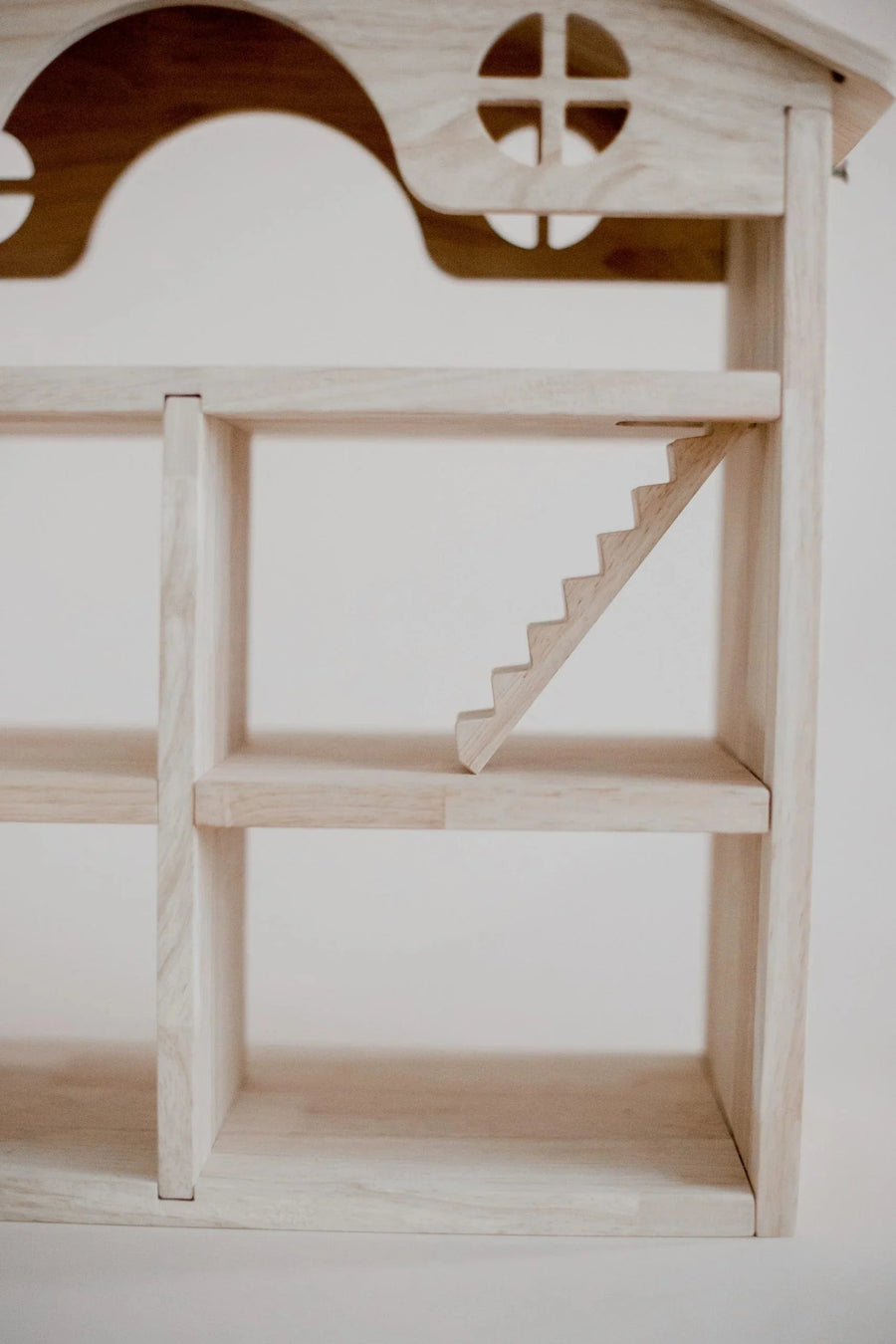QToys Classic Wooden Dollhouse