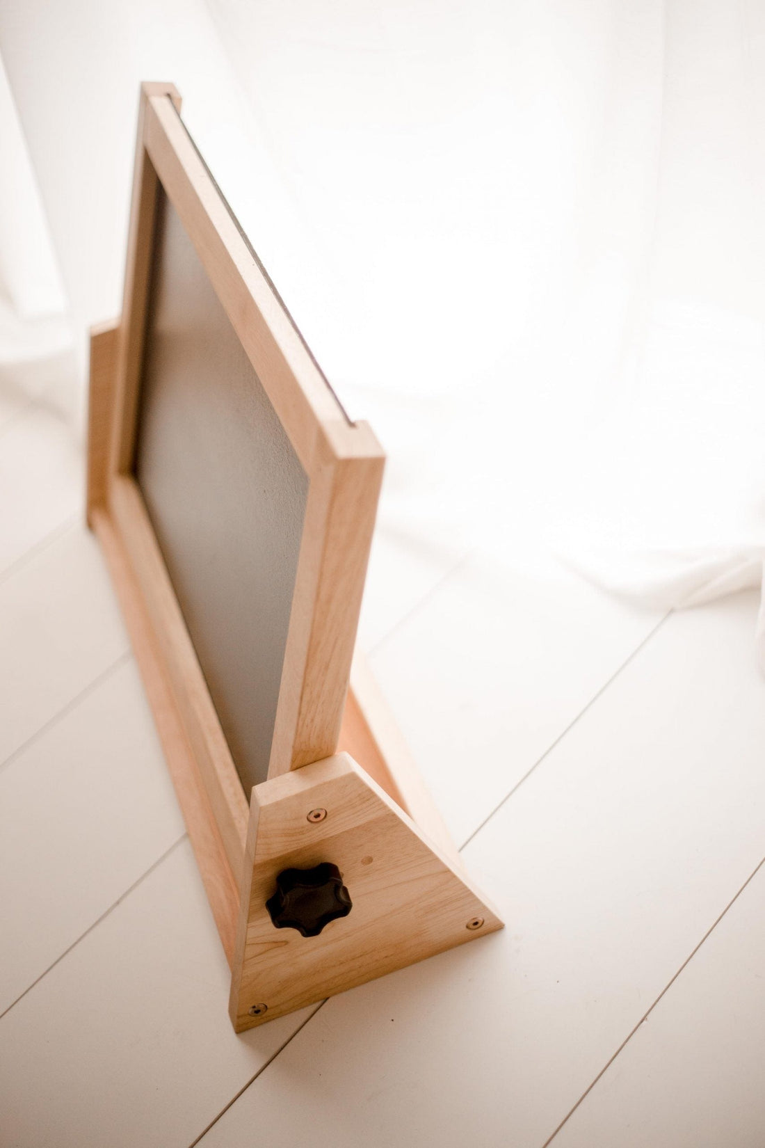 QToys 4 in 1 Table Easel