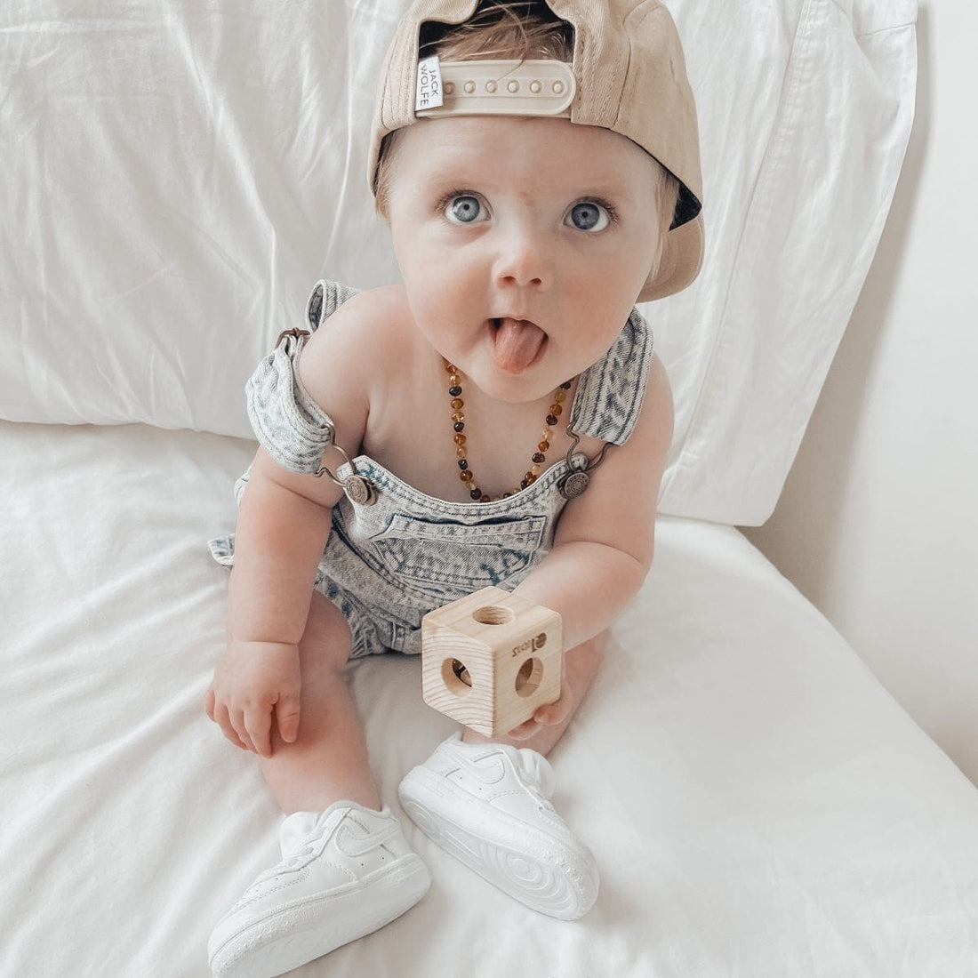 QToys Cube Rattle