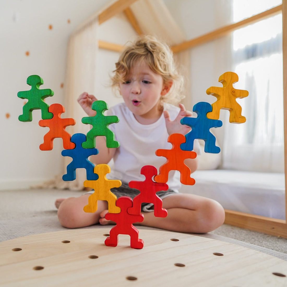 QToys Rainbow People