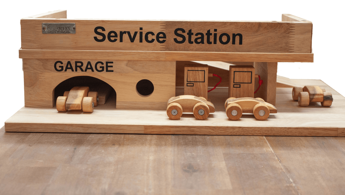 QToys Solid Wooden Service Station