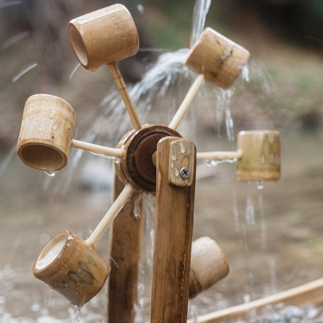 Qtoys Bamboo Water Mill