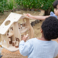 Guidecraft Woodlands Dollhouse Set