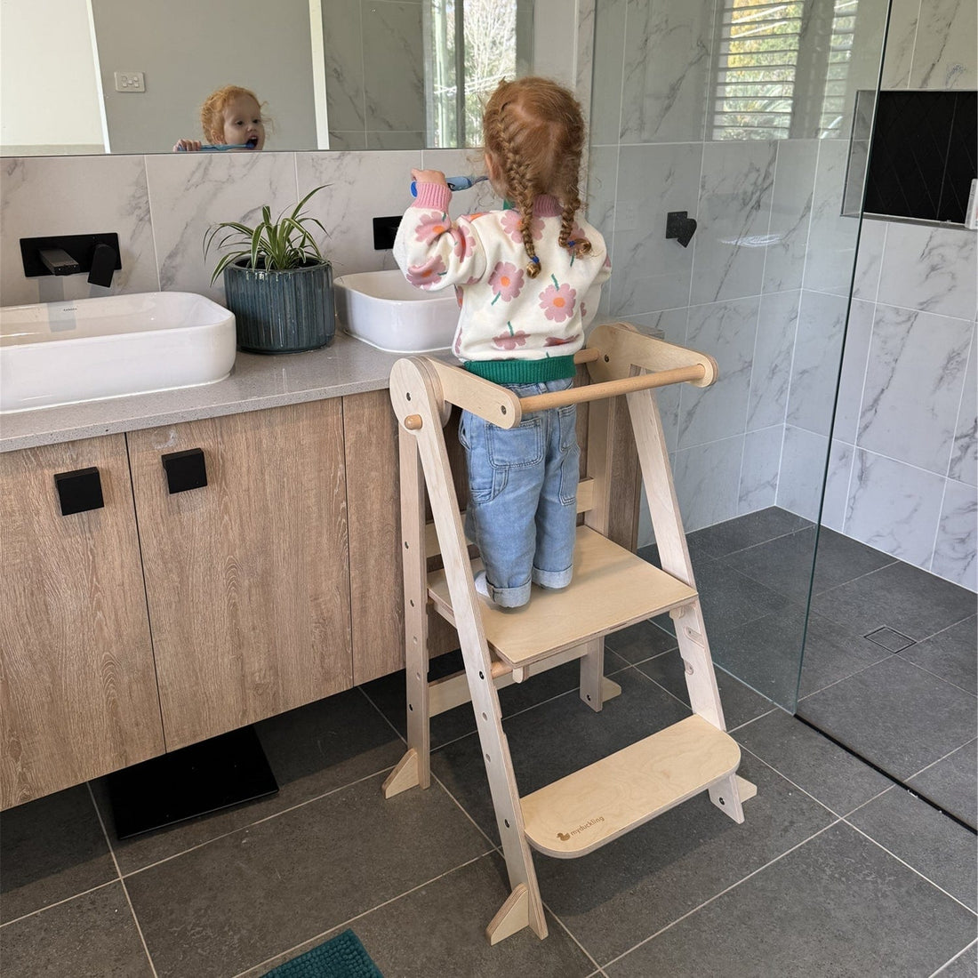 Mini Chef: My Duckling Deluxe Folding Adjustable Learning Tower set