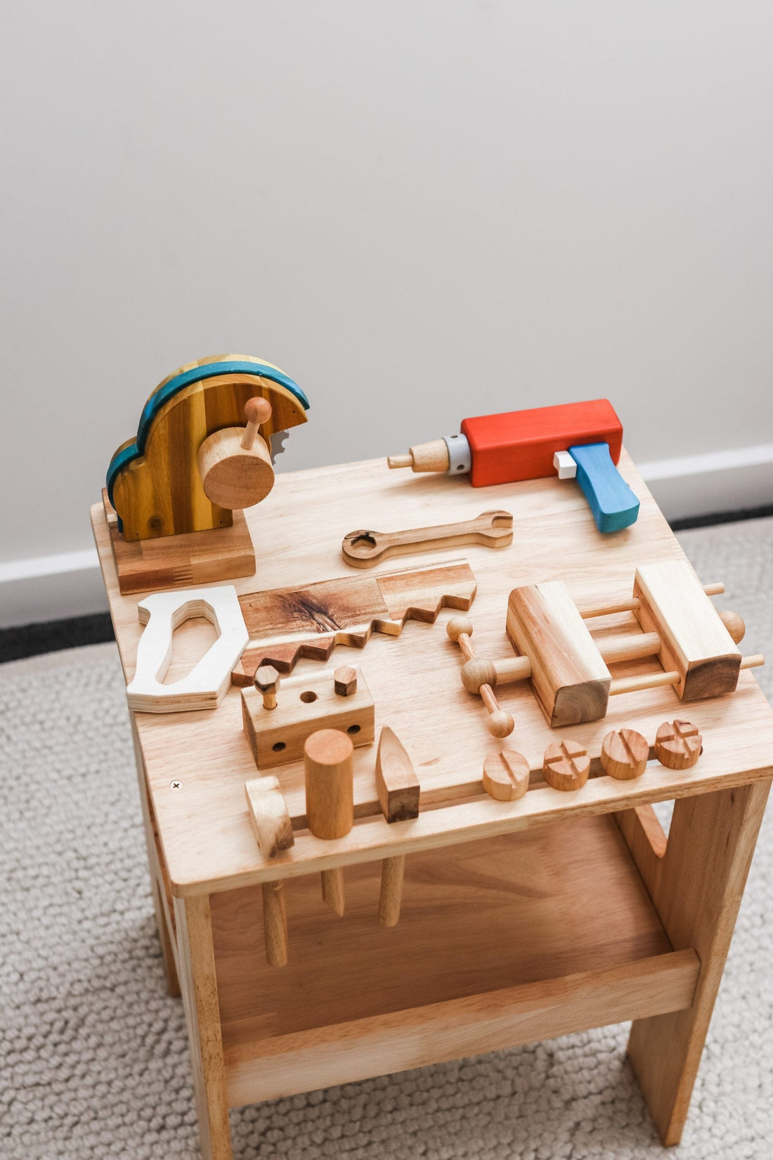 QToys Wooden Work Bench